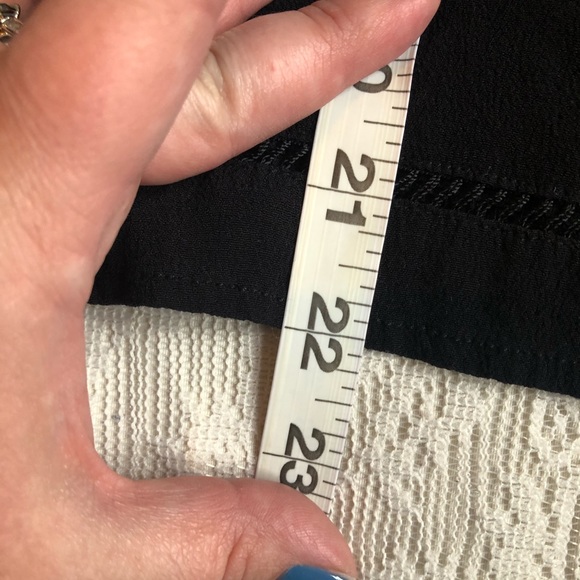 SOLD 🚫🚫🚫 Lovers + Friends cloudbreak cold shoulder boho top - Picture 7 of 9